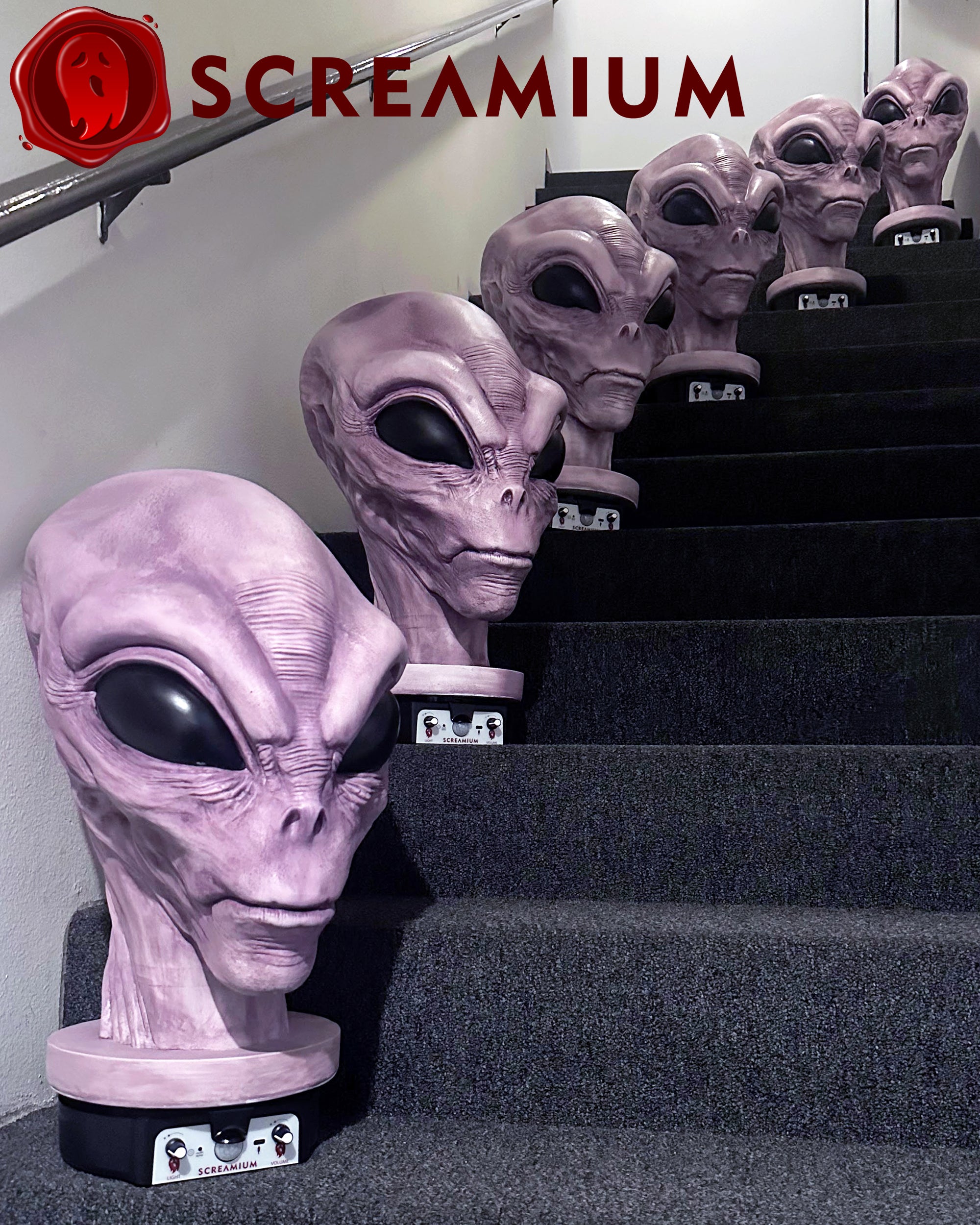 Giant Alien Monster Head Animatronic Lamp Prop 20-Inch-Tall Heavy Duty Polyresin Halloween Decoration