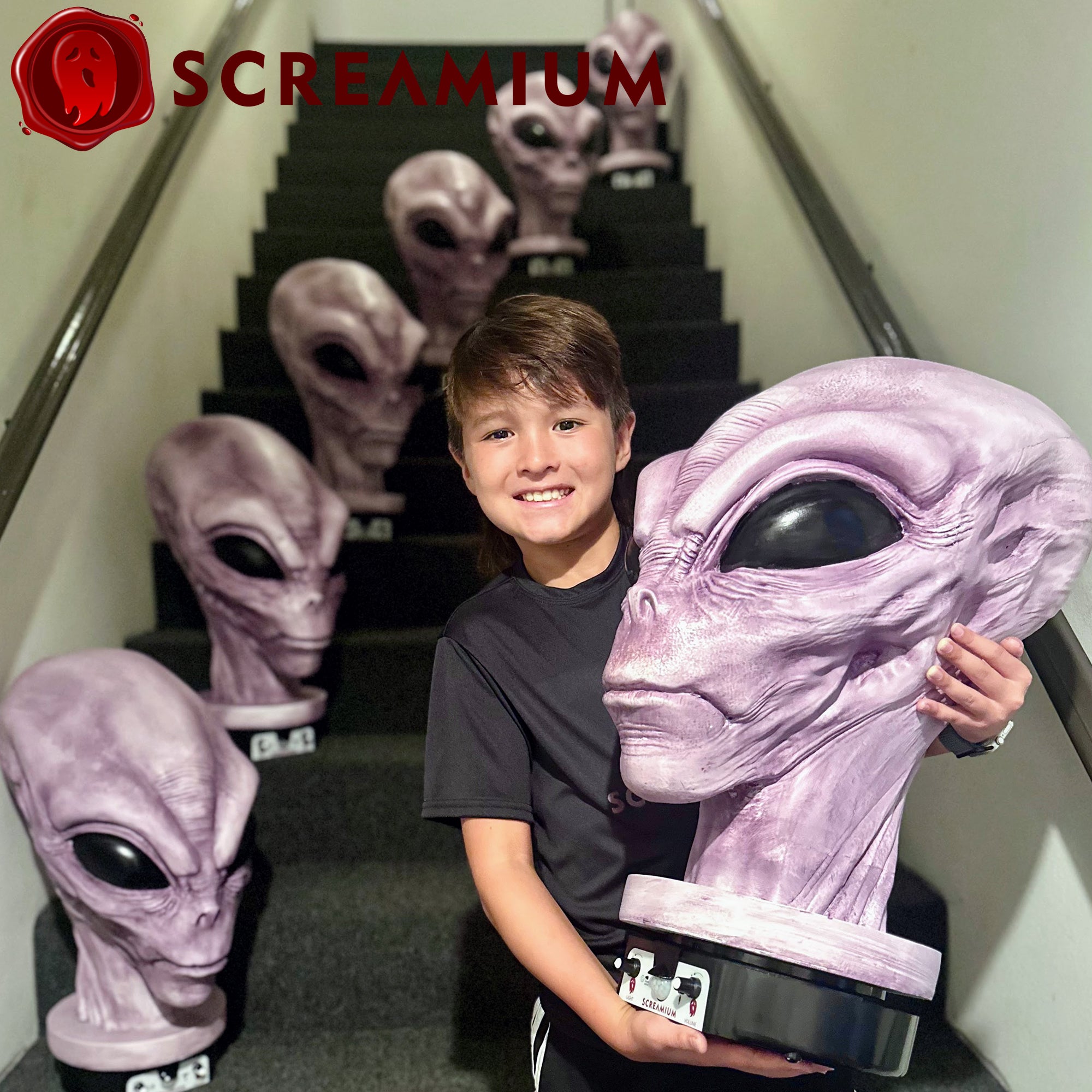 Giant Alien Monster Head Animatronic Lamp Prop 20-Inch-Tall Heavy Duty Polyresin Halloween Decoration
