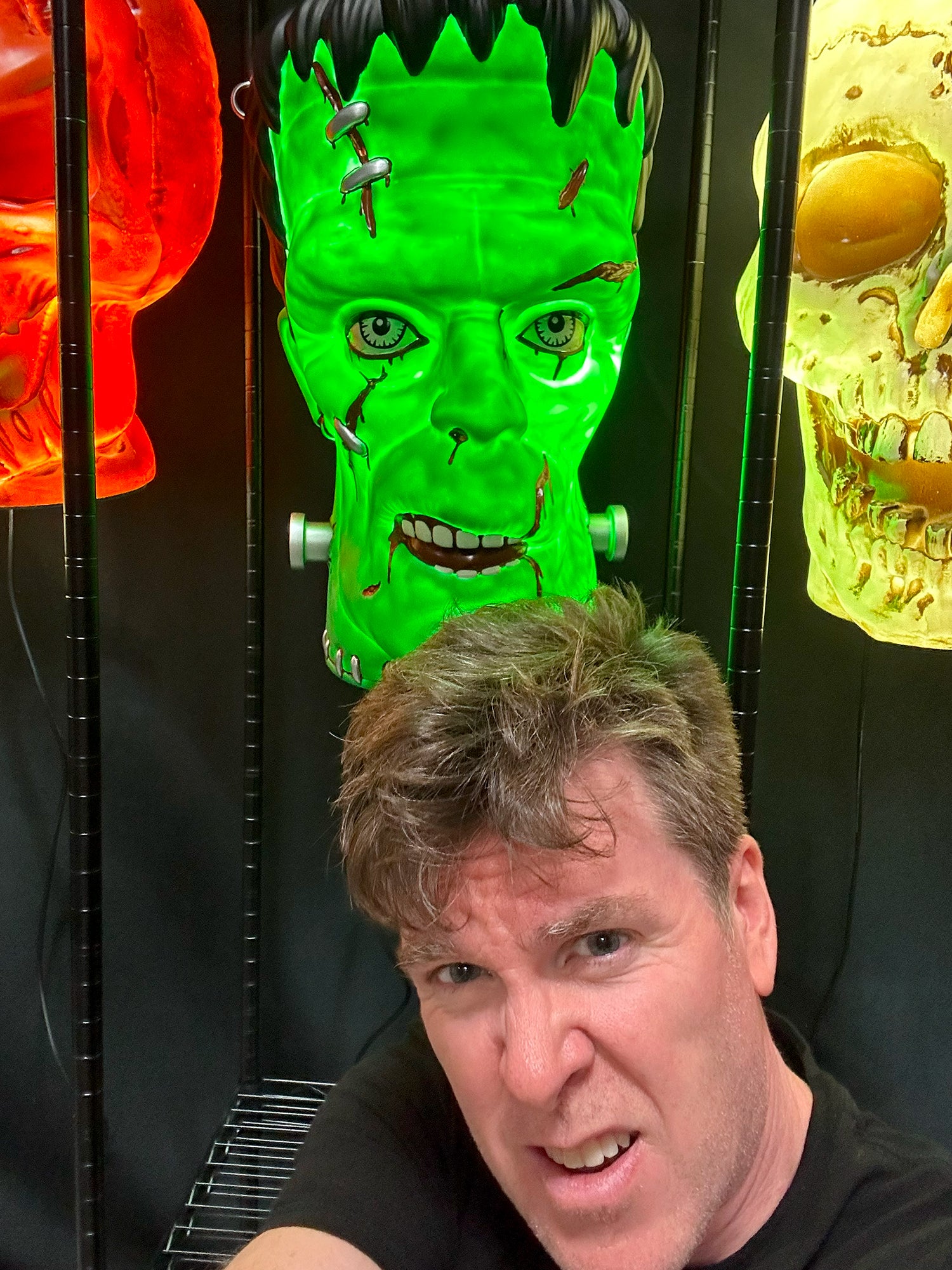 Giant Pumpkin Monster Pendant Lantern Prop 20-Inch-Tall Waterproof Outdoor Halloween Decoration