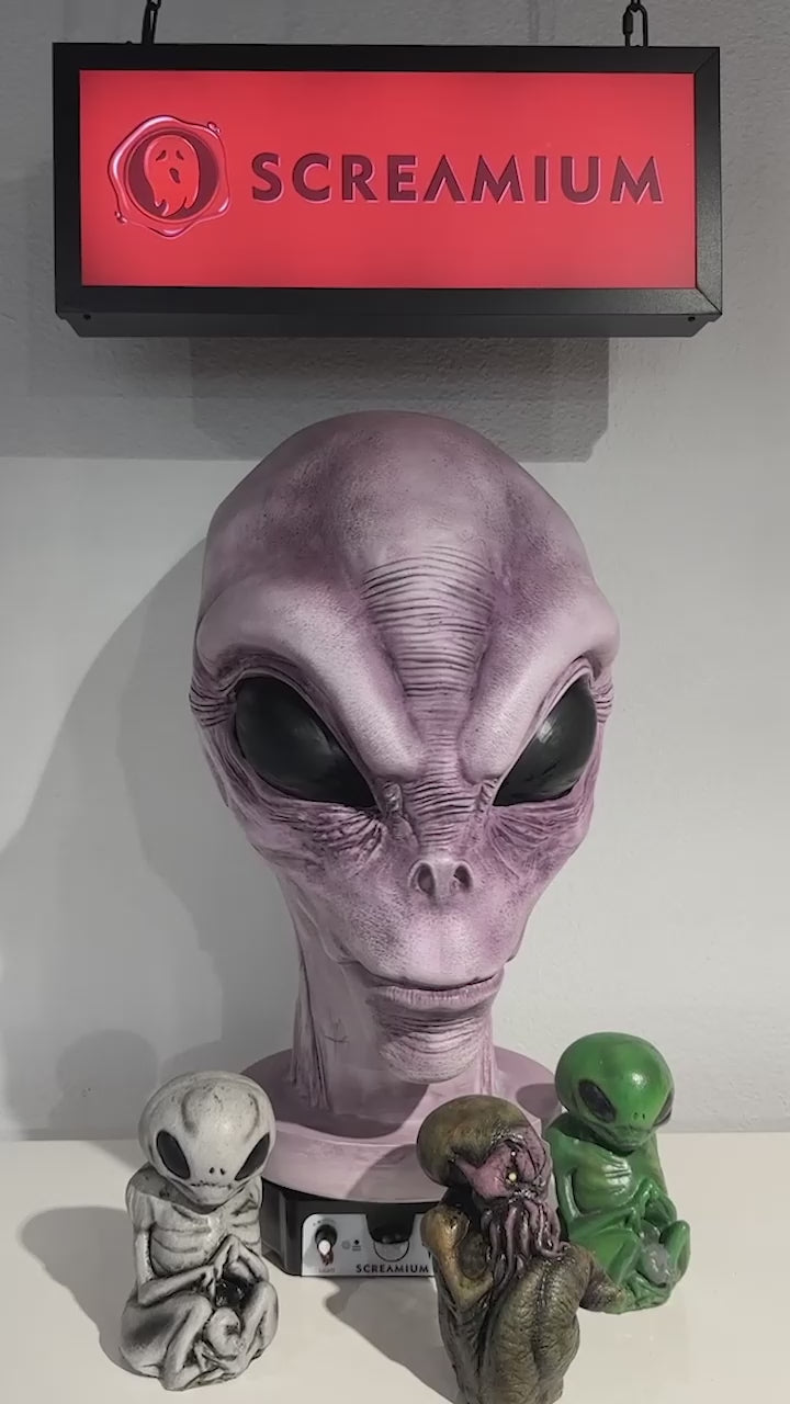 Giant Alien Monster Head Animatronic Lamp Prop 20-Inch-Tall Heavy Duty Polyresin Halloween Decoration