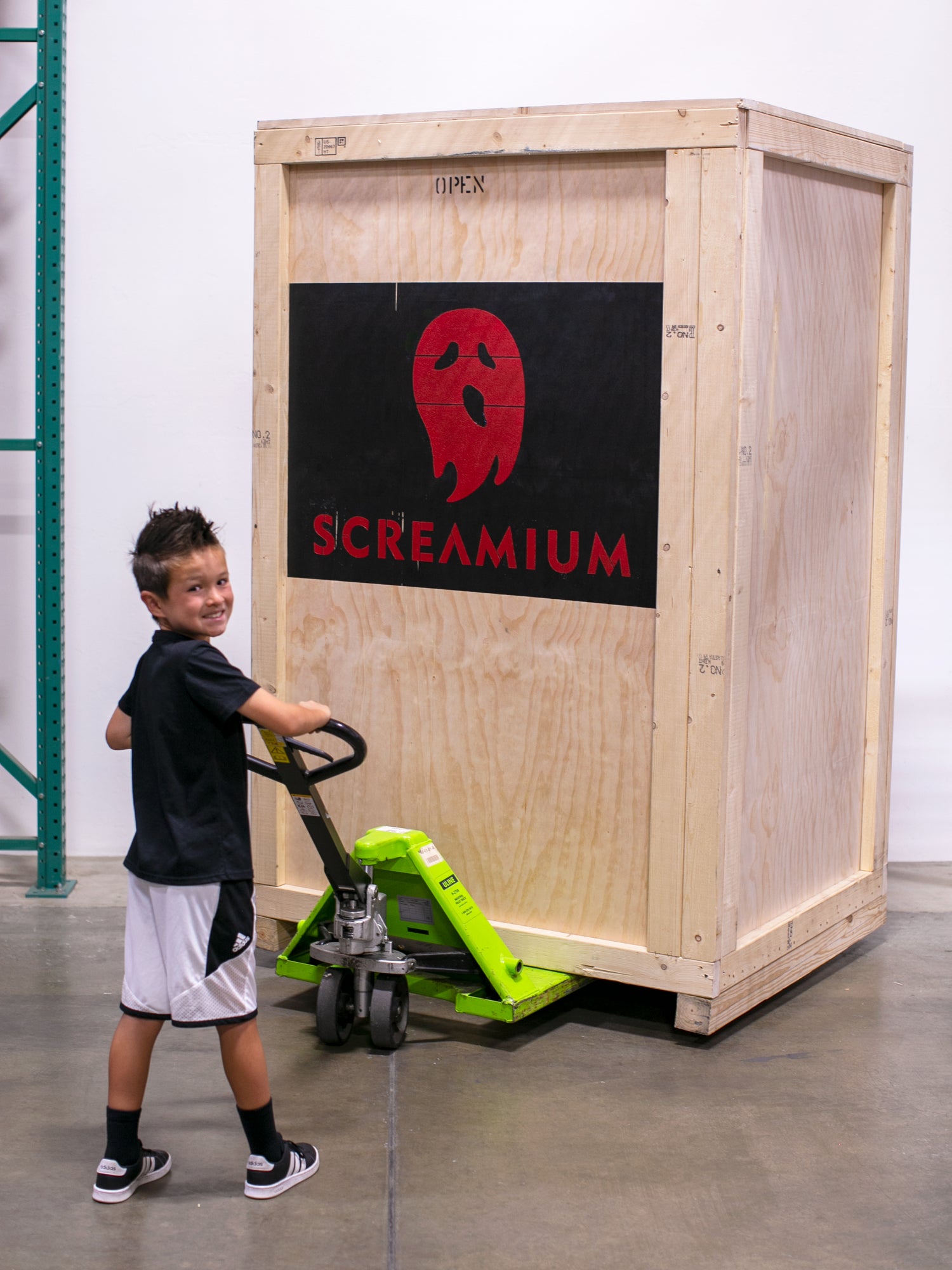 Giant Frankenstein Halloween Decoration : 6-Foot-Tall Selfie Station Statue Prop